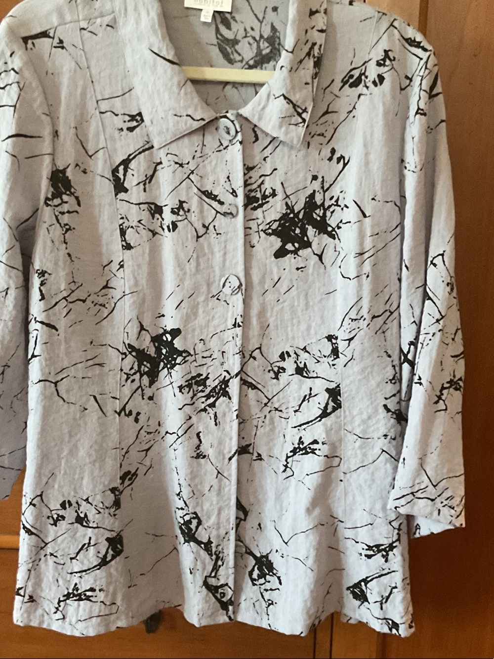 Habitat Light Gray Button-Front Shirt with Black Abstract Print